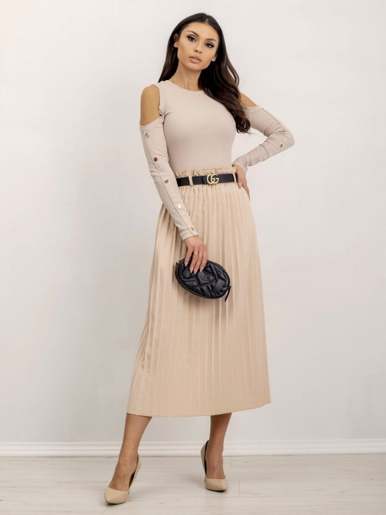 Béžová halenka s výřezy