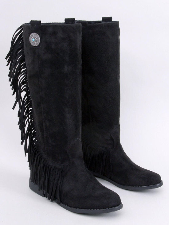 Černé kozačky s třásněmi