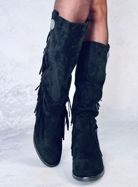 Černé kozačky s třásněmi