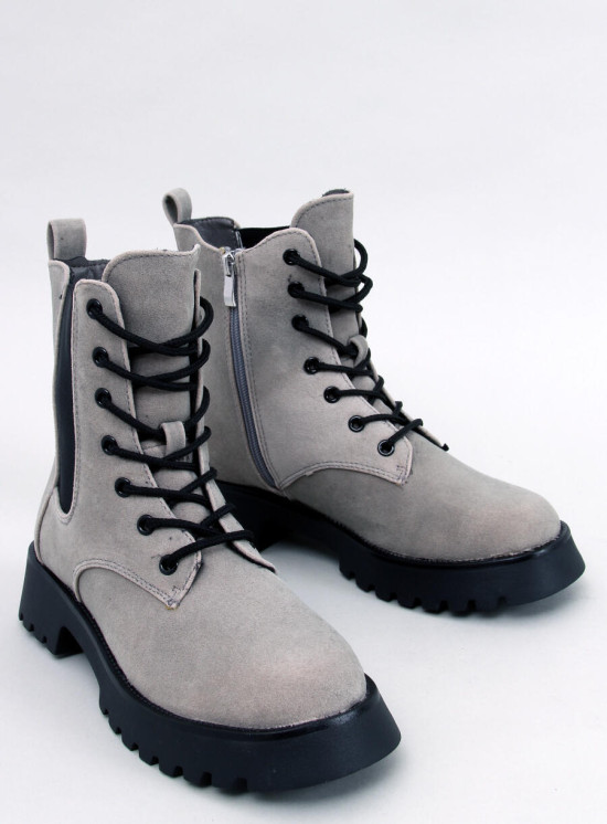 Šedé semišové šněrovací kozačky