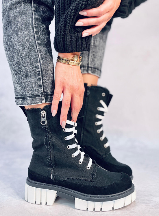 Černé látkové kozačky na hrubé podrážce