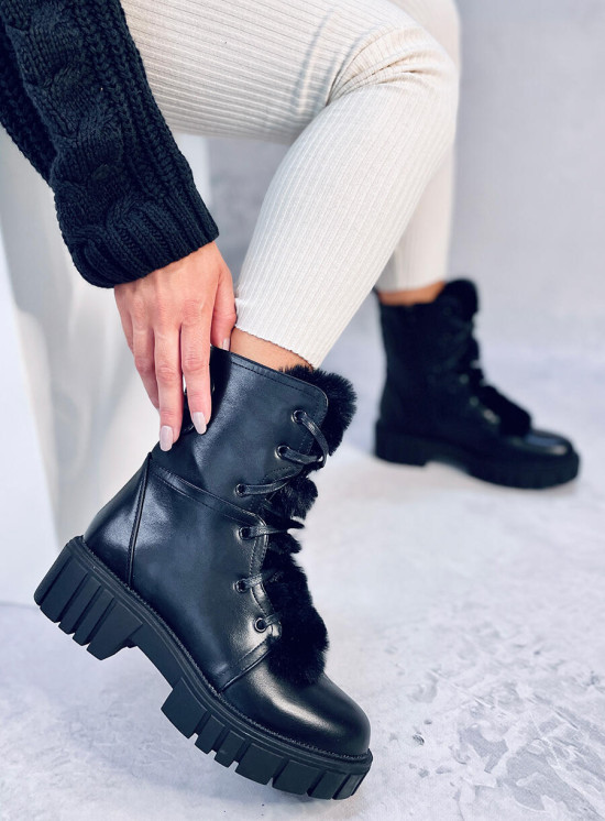Černé šněrovací kozačky s kožešinou