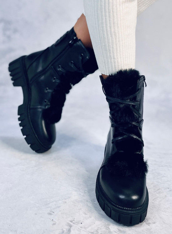 Černé šněrovací kozačky s kožešinou