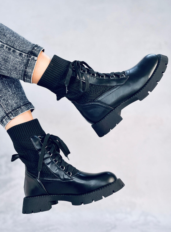 Černé kotníkové kozačky se svetrovým svrškem