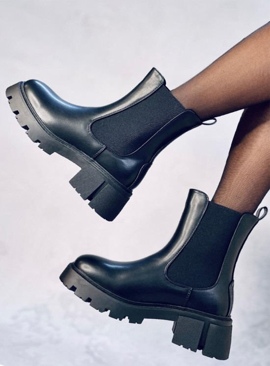 Vyvýšené kotníkové kozačky černé