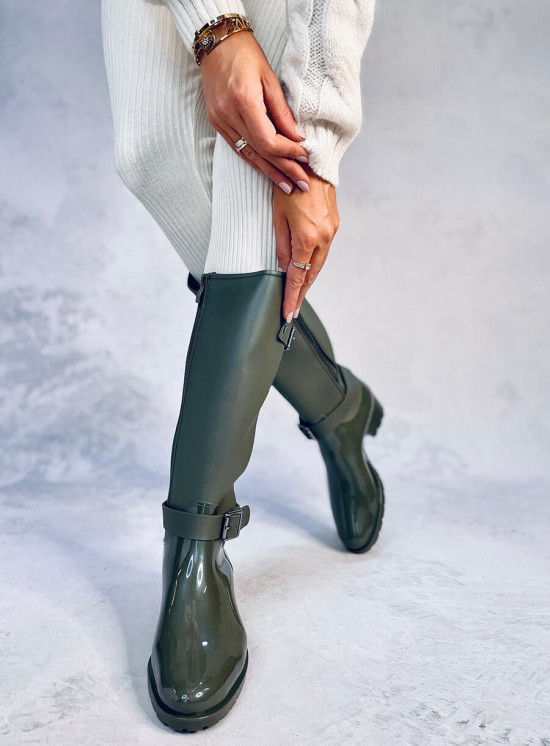 Zelené vysoké holínky