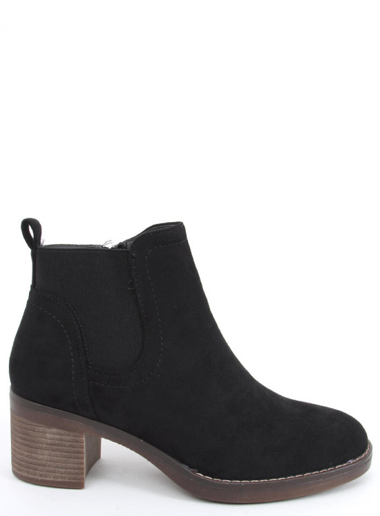 Černé semišové kotníkové kozačky