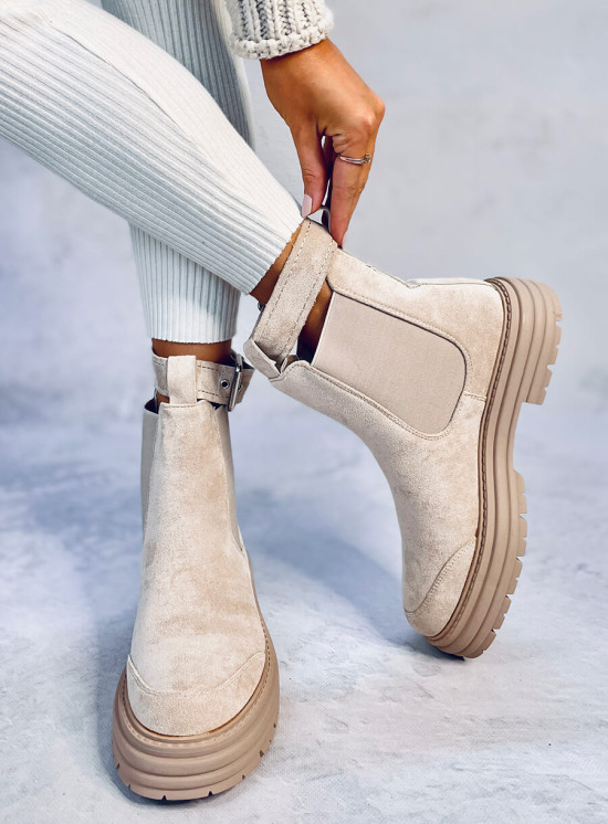 Semišové kotníkové kozačky s přezkou krémové