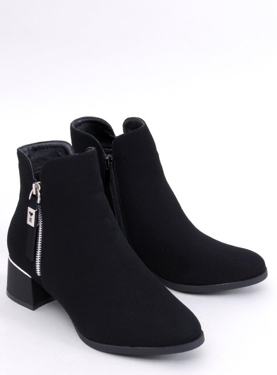 Kozačky na nízkém podpatku černé