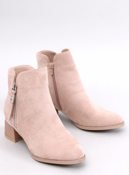 Kozačky na nízkém podpatku béžové