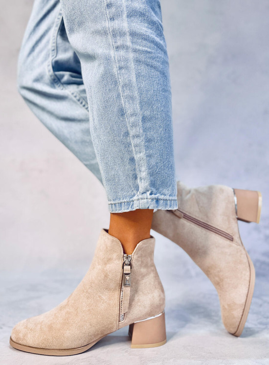 Kozačky na nízkém podpatku béžové