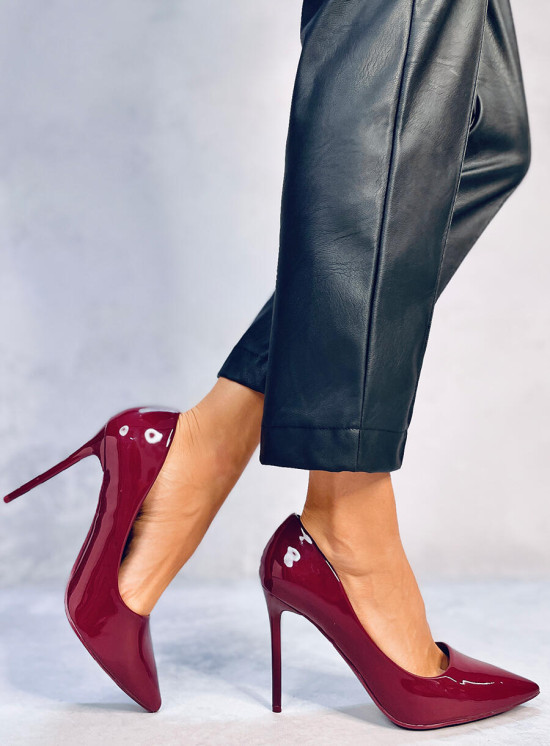 Vínově červené lesklé lodičky