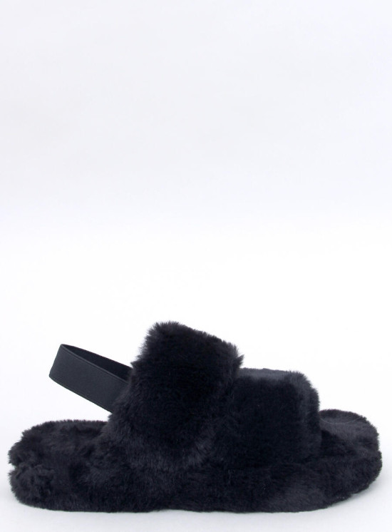 Černé pantofle s gumkou