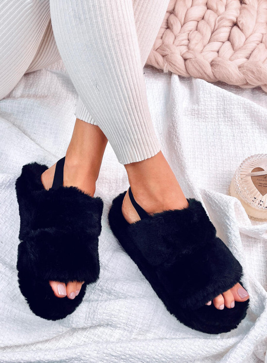 Černé pantofle s gumkou