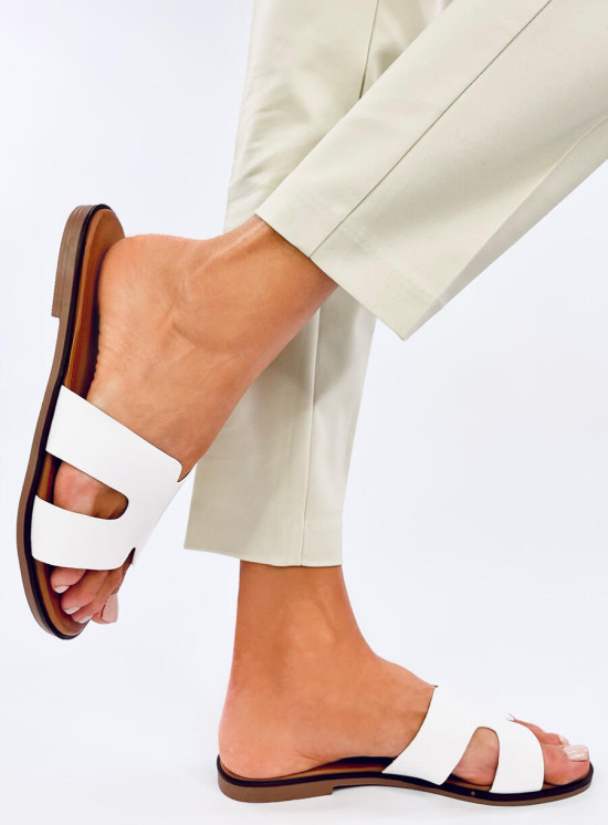 Dámské pantofle v minimalistickém střihu bílé