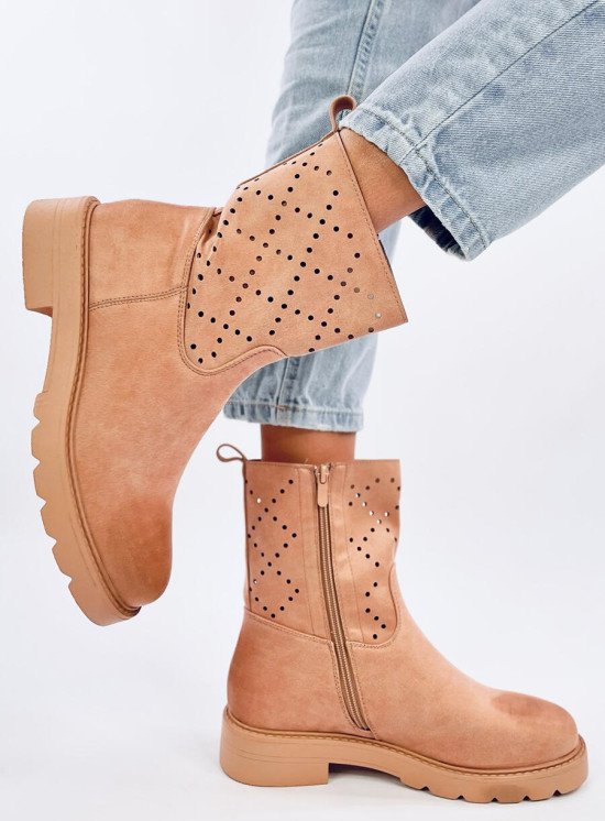 Broskvovorůžové perforované kozačky