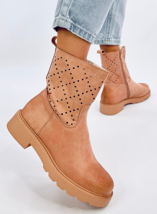 Broskvovorůžové perforované kozačky