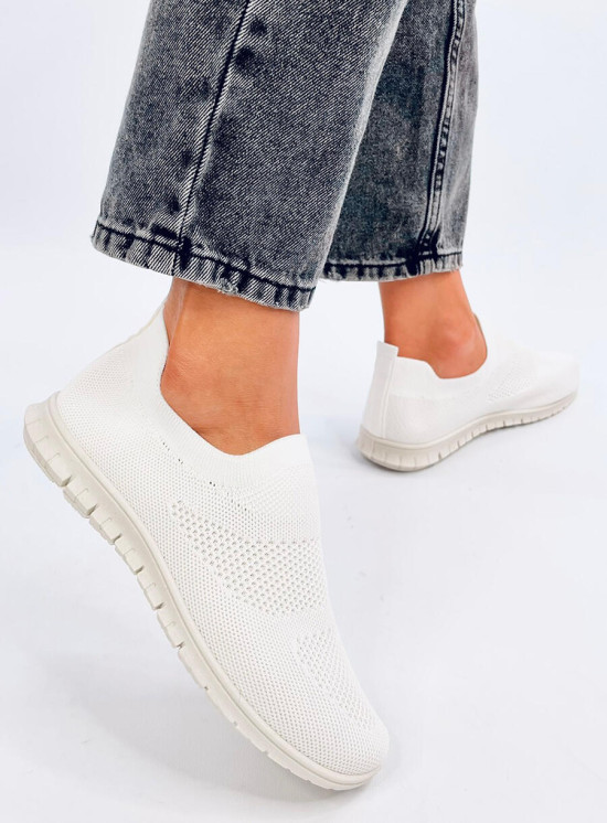 Bílé tenisky bez šněrování