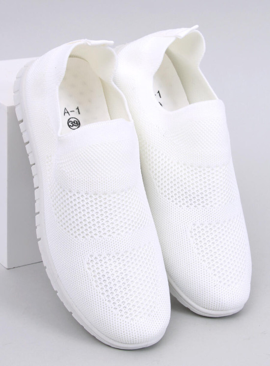 Bílé tenisky bez šněrování