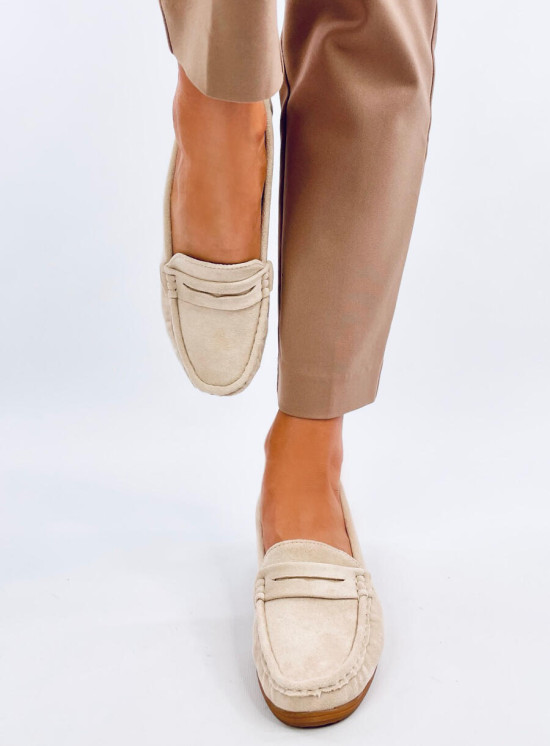 Krémové mokasíny na klínovém podpatku