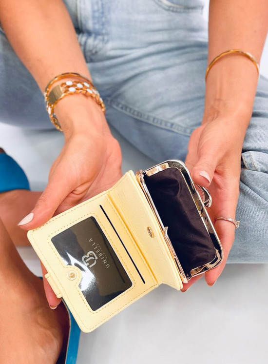 Žlutá malá dámská peněženka