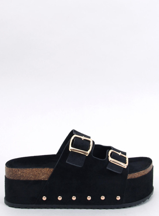 Černé pantofle s vysokou podrážkou