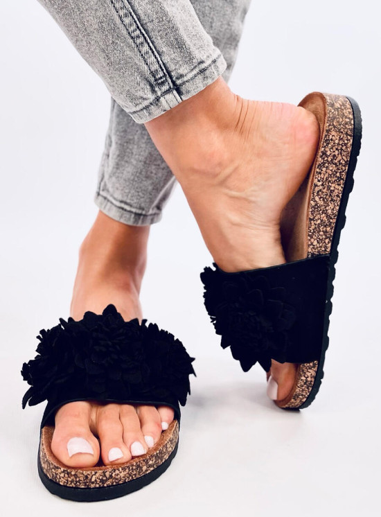 Černé korkové pantofle s květinami