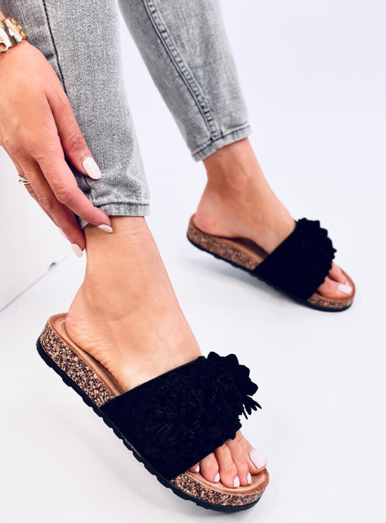Černé korkové pantofle s květinami