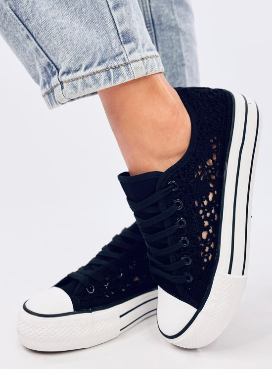 Černé krajkové tenisky