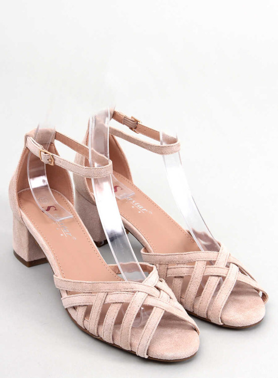 Béžové sandály na nízkém podpatku