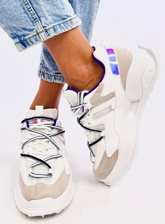 Bílé tenisky s vysokou podrážkou