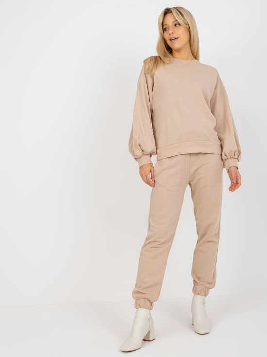 Béžový komplet s volnou mikinou