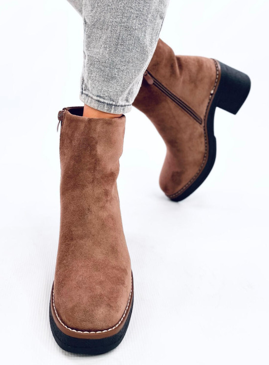 Hnědé kotníkové kozačky ELZA