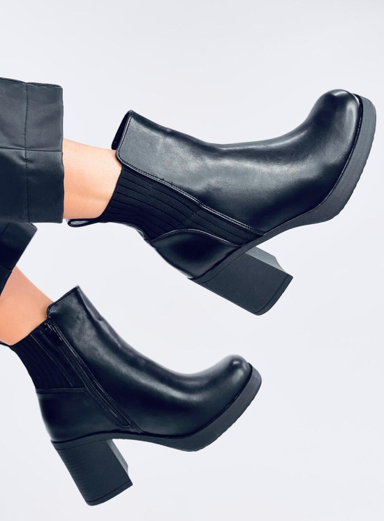 Černé kozačky na podpatku s elastickou manžetou