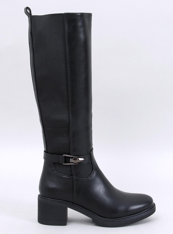 Černé kozačky na nízkém podpatku