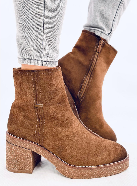 Kotníkové kozačky na hrubém podpatku hnědé