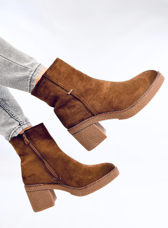 Kotníkové kozačky na hrubém podpatku hnědé