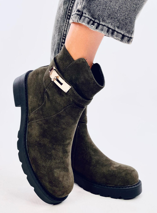 Tmavě zelené kotníkové kozačky se zlatou sponou