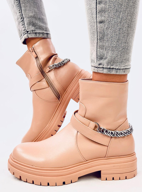 Béžové kozačky s řetízkem