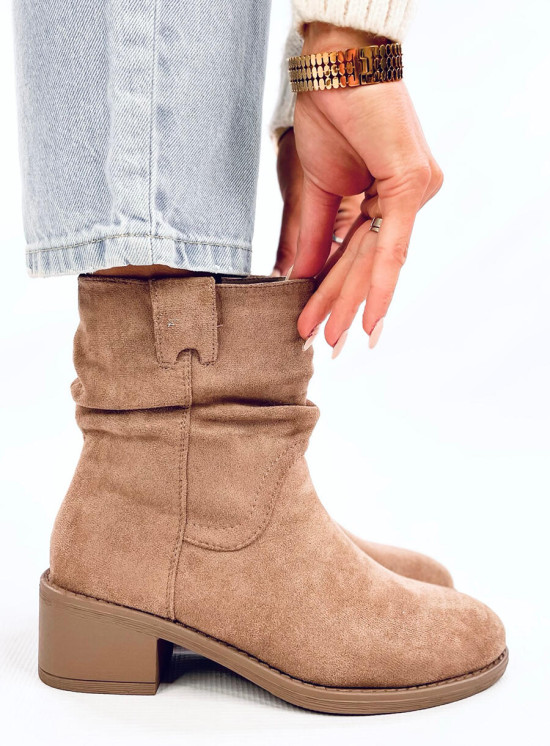 Semišové kozačky na nízkém podpatku béžové