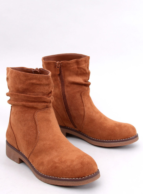 Semišové holínky s plochou podrážkou camel