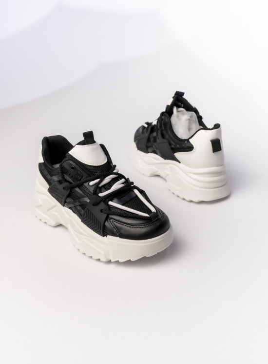 Černé tenisky na hrubé podrážce LIVIA