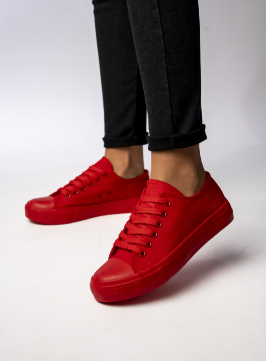 Červené nízké plátěné tenisky