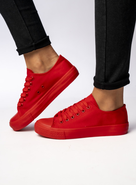 Červené nízké plátěné tenisky
