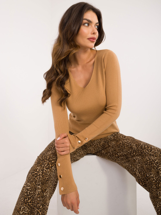 Elegantní camel pulovr s dlouhým rukávem