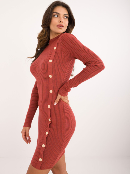 Stylové šaty v tmavě oranžové barvě