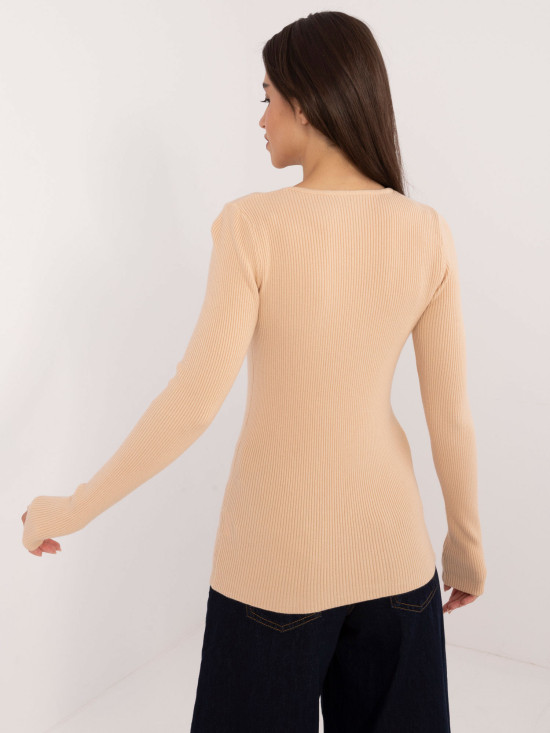 Béžový svetr s dlouhým rukávem