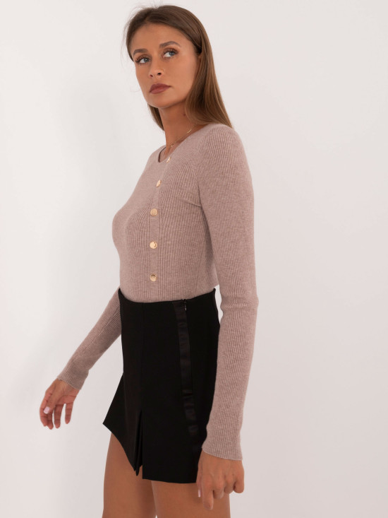 Elegantní béžový svetr