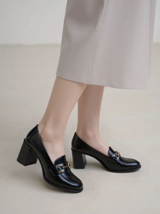 Černé elegantní mokasíny na podpatku