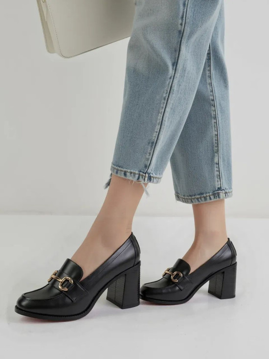 Černé elegantní mokasíny na podpatku